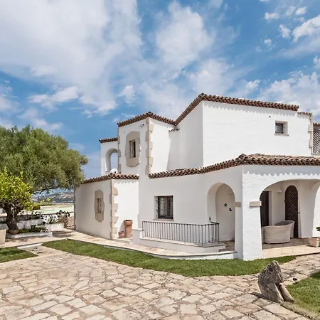Villa Erica With Pool Cannigione